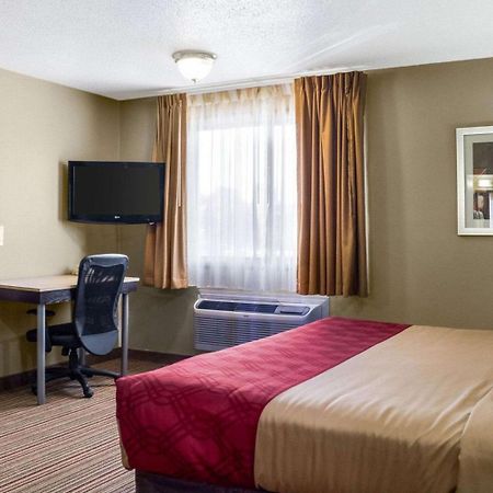 Econo Lodge Grand Forks Exterior photo