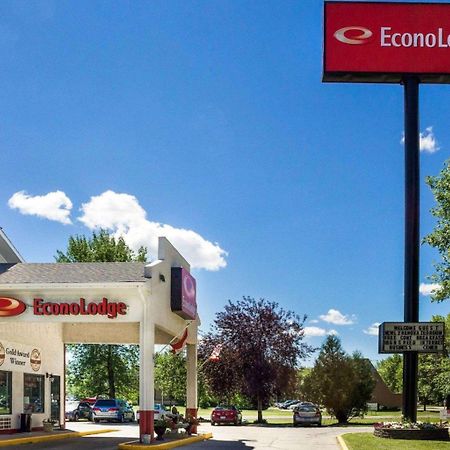 Econo Lodge Grand Forks Exterior photo