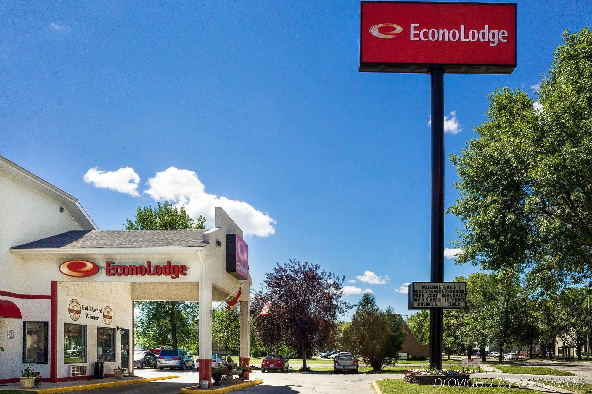Econo Lodge Grand Forks Exterior photo