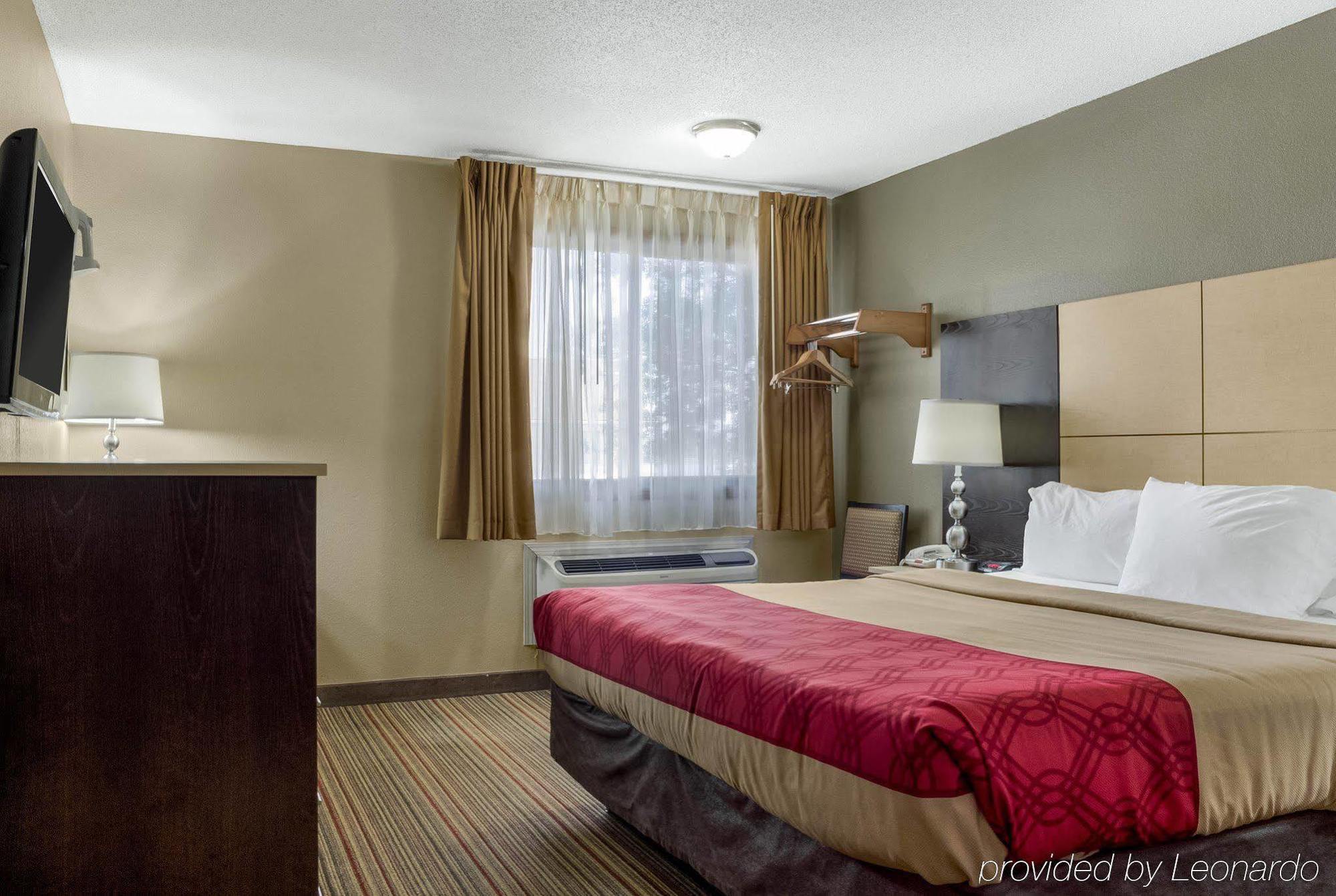 Econo Lodge Grand Forks Exterior photo