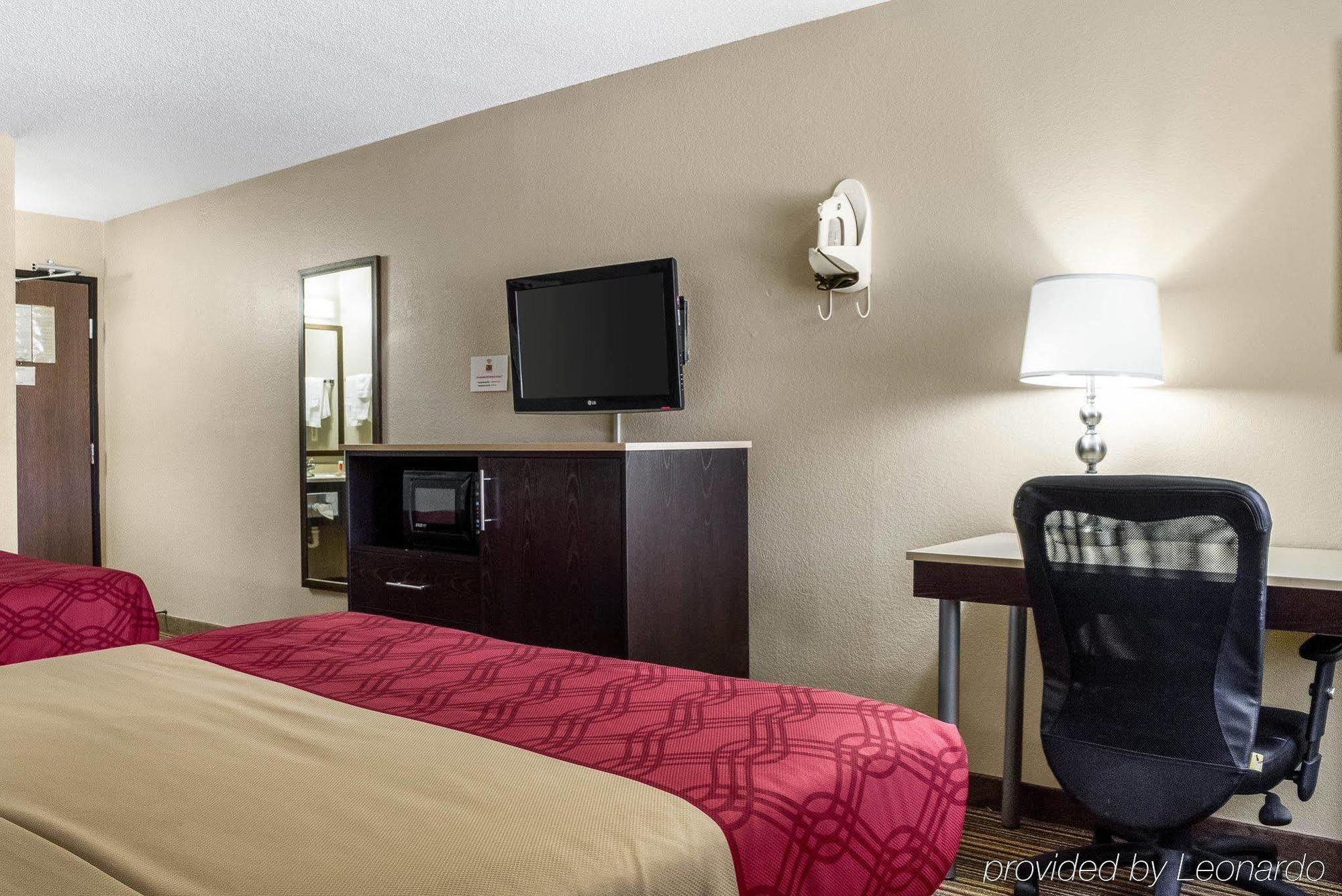 Econo Lodge Grand Forks Exterior photo