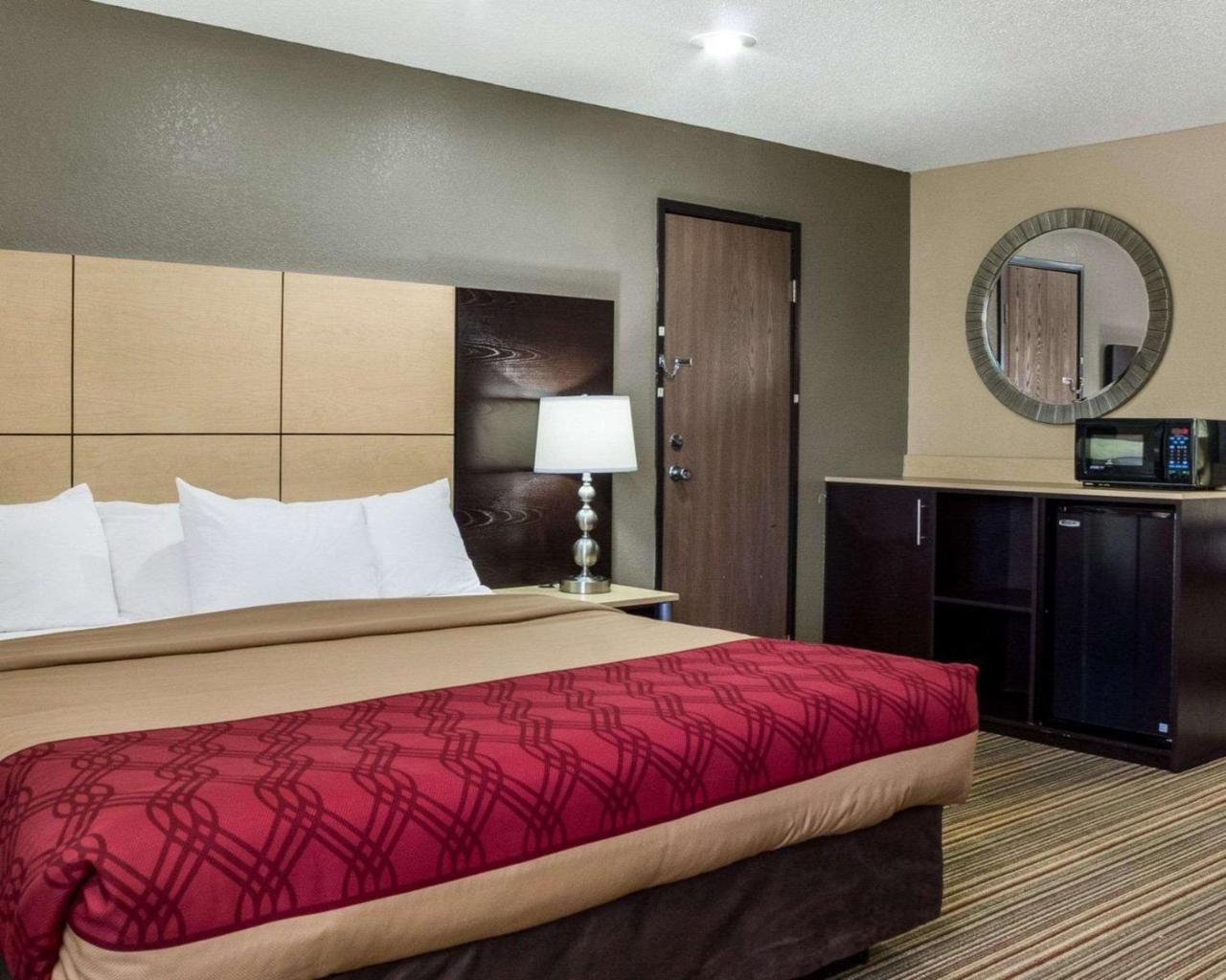 Econo Lodge Grand Forks Exterior photo
